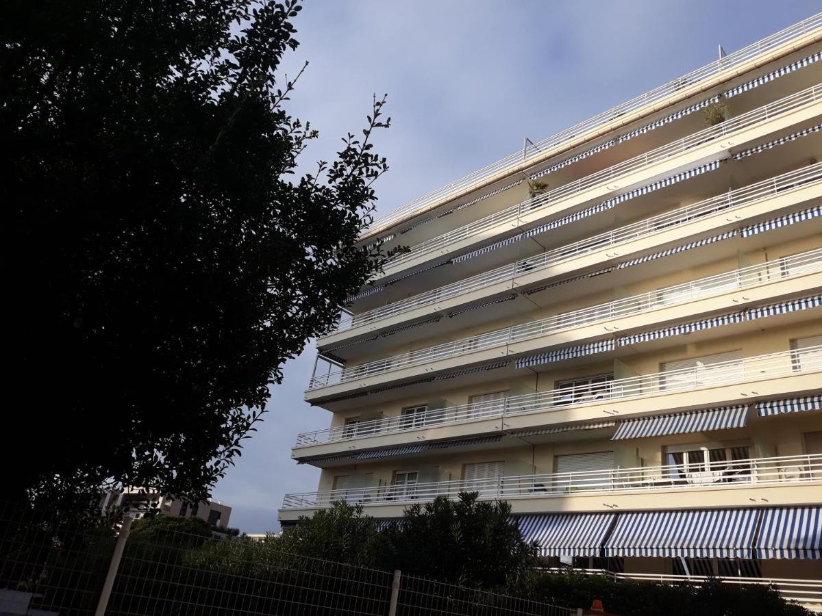 Le Palais Du Tropique Appartement Vue Mer 5E Etage Avec Ascenseur Juan-les-Pins Bagian luar foto